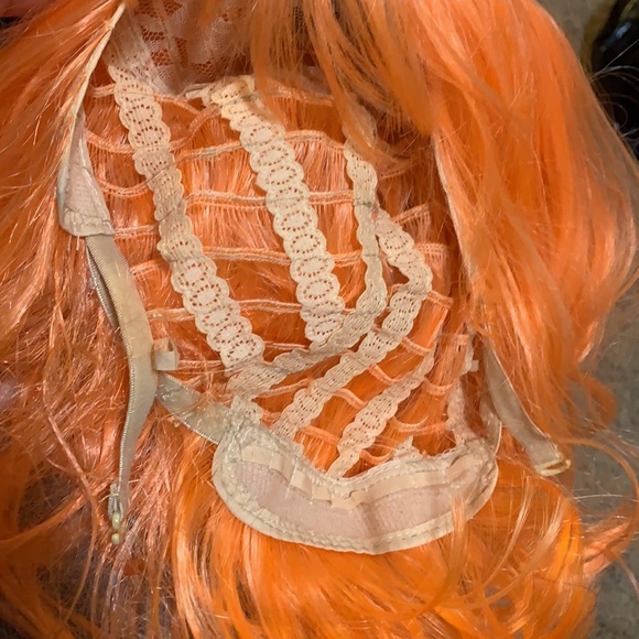 2 short bob wigs - Picture 4 of 7